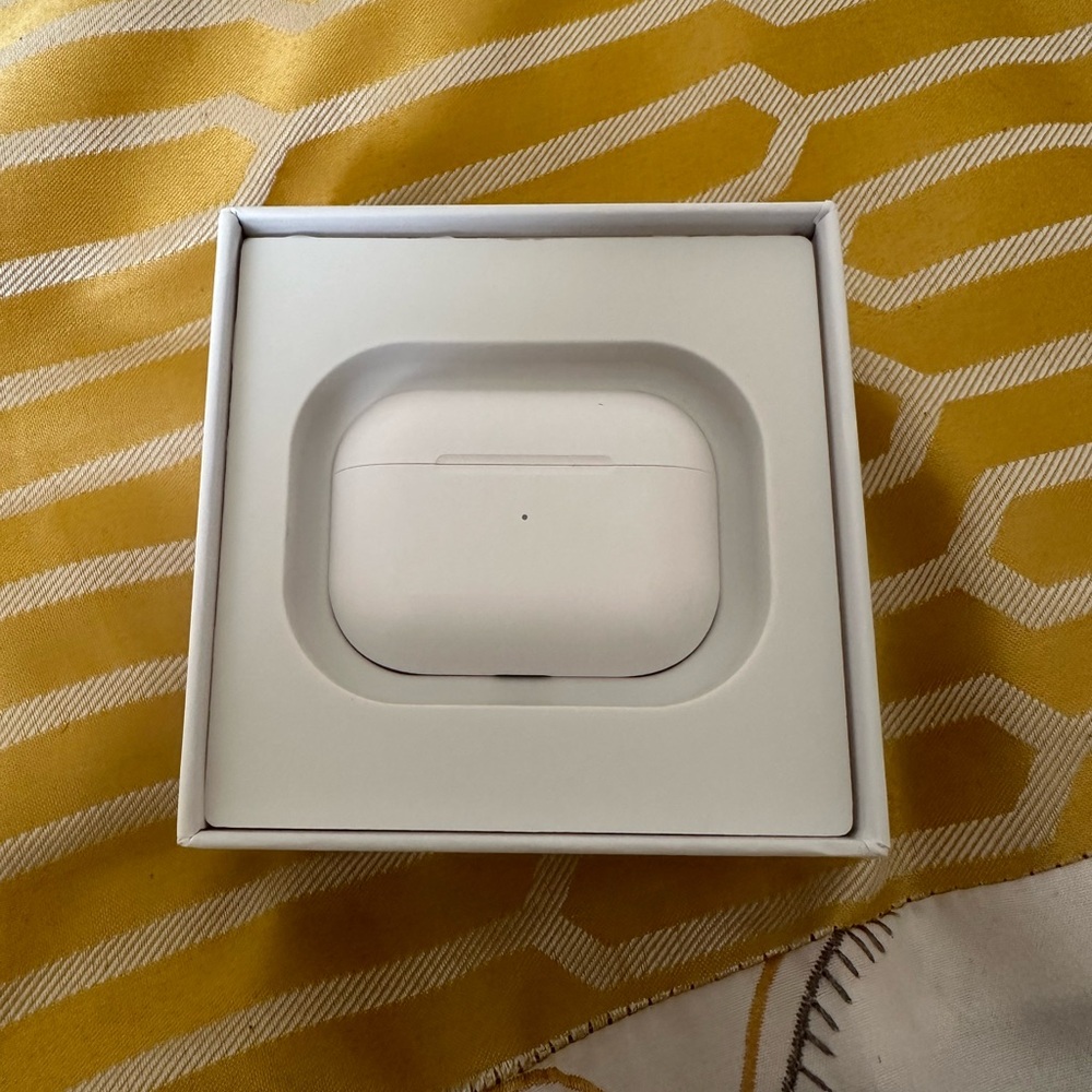*Sealed* Airpods Pro - Picture 4 of 9